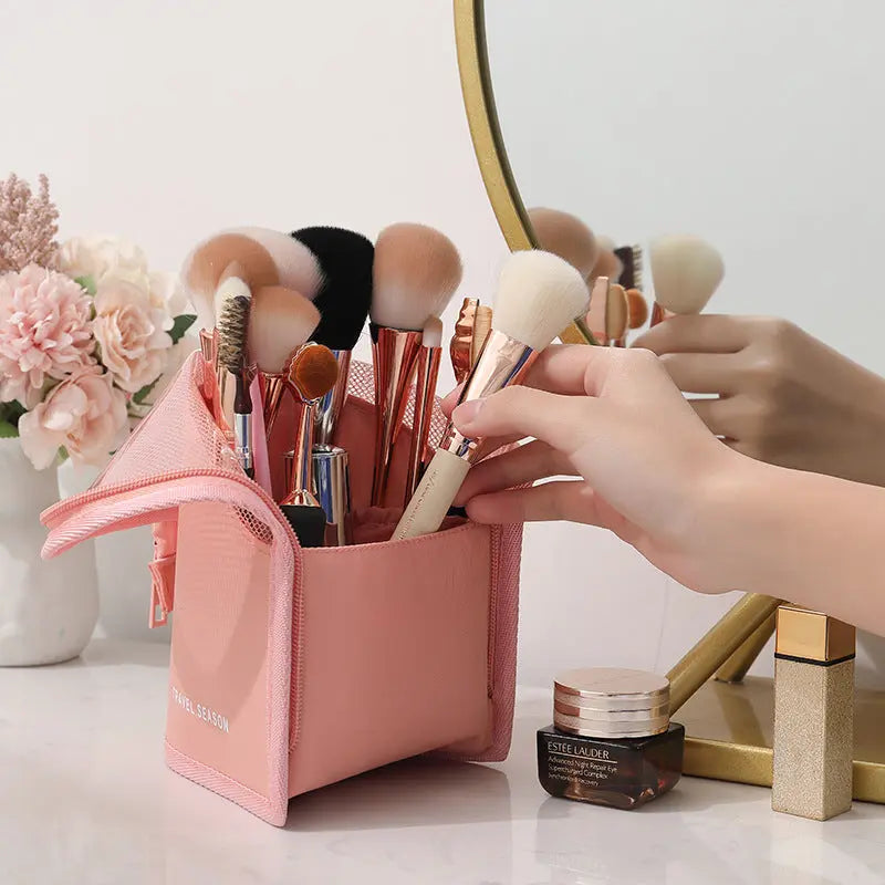 Trousse De Maquillage Et De Toilette Voyage Paisible