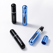 Mini vaporisateur parfum rechargeable mise en scene