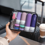 Set flacons voyage avec pochette mise en scene 3