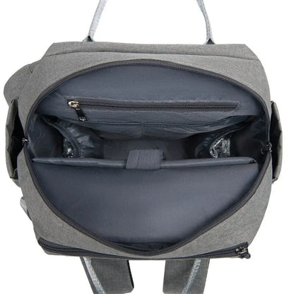 Grand Sac à Dos à langer Broxford avec compartiments pratiques pour vos essentiels lors de vos déplacements.
